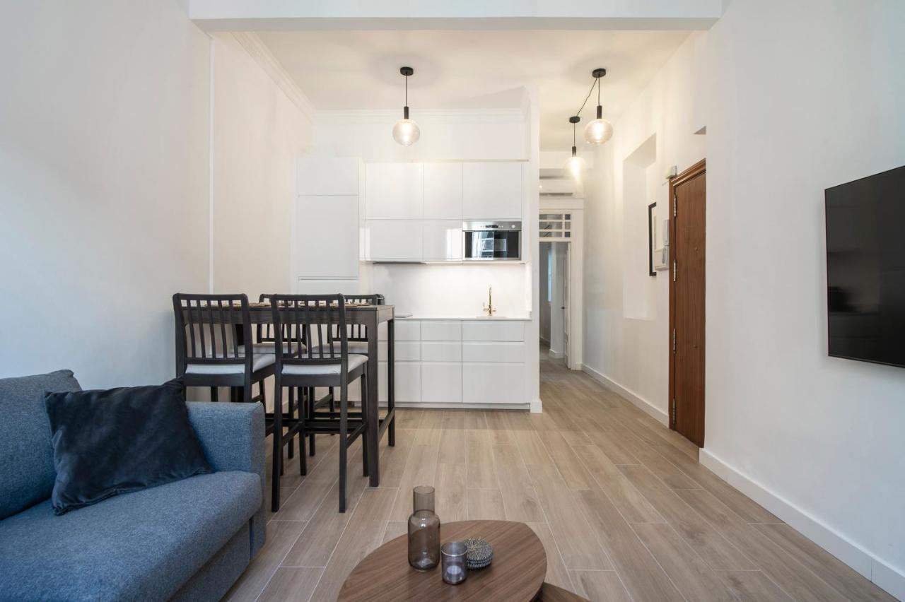 Pineapple Trinidad Grund Soho Apartment Malaga Exterior photo