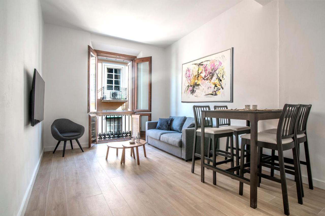 Pineapple Trinidad Grund Soho Apartment Malaga Exterior photo